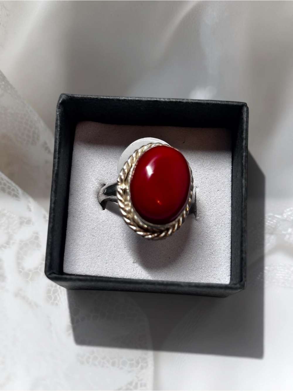 Vintage Style 925 Silver Oval Red Stone Ribbon Border Ring Size 7